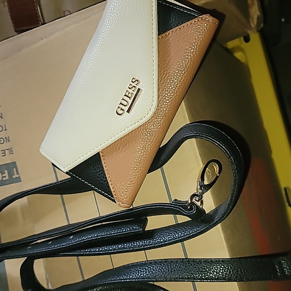 Handbag - Picture 2 of 4